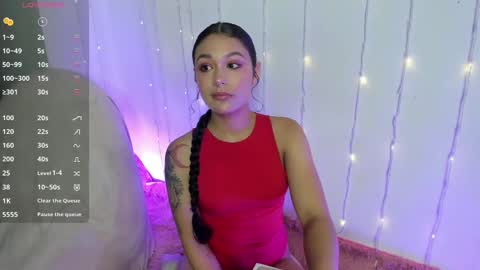 Snapshot of chloe_evans12 chatting on 03-11-25, 02:32 Chloe online show from 03-11-25, 02:32