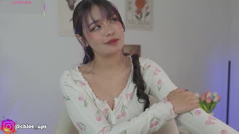 Snapshot of chloe_evans12 chatting on 05-22-26, 04:30 Chloe online show from 05-22-26, 04:30