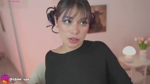 Snapshot of chloe_evans12 chatting on 05-31-26, 05:48 Chloe online show from 05-31-26, 05:48