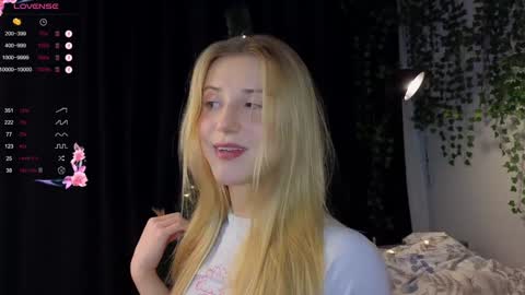 Arianaa Mourrr online show from 12-23-24, 06:22