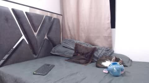 Chloe and Danna online show from 03-20-26, 02:05