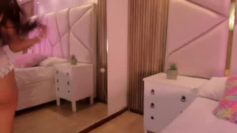 Snapshot of chloe_larson chatting on 07-29-26, 11:30 Chloe online show from 07-29-26, 11:30