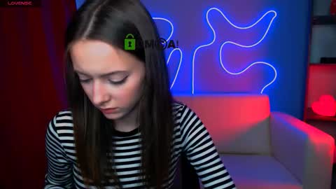 Snapshot of chloe_ley chatting on 03-09-26, 02:21 chloe_ley online show from 03-09-26, 02:21