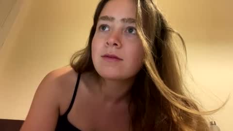 Snapshot of chloe_lovesit chatting on 08-01-26, 09:57 Chloe online show from 08-01-26, 09:57