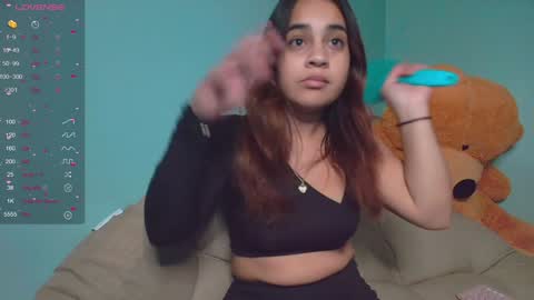 Snapshot of chloe_maia1 chatting on 12-02-24, 02:09 AMY online show from 12-02-24, 02:09