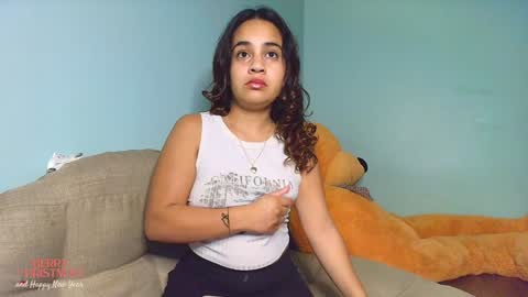 Snapshot of chloe_maia1 chatting on 12-19-24, 02:34 AMY online show from 12-19-24, 02:34