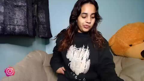 Snapshot of chloe_maia1 chatting on 02-11-25, 02:35 AMY online show from 02-11-25, 02:35