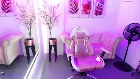 Chloe  online show from 05-22-26, 12:00