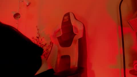 Snapshot of chloe_moons_ chatting on 02-14-26, 03:03 CLOE online show from 02-14-26, 03:03