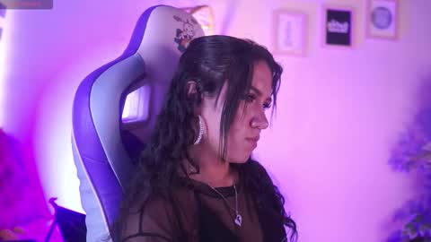 Snapshot of chloe_moons_ chatting on 03-04-26, 08:04 CLOE online show from 03-04-26, 08:04