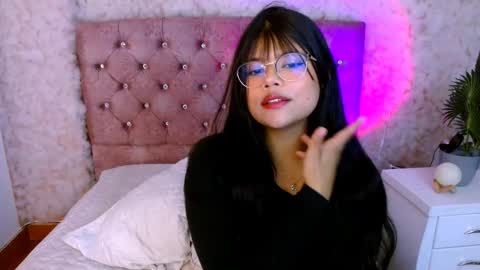 Chloe  online show from 11-10-25, 08:52