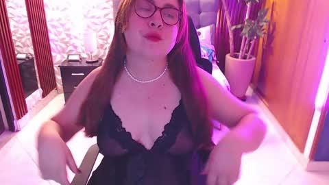 Snapshot of chloe_prg chatting on 02-11-25, 03:18 chloe_prg online show from 02-11-25, 03:18