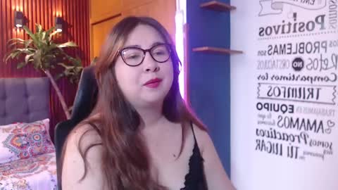 Snapshot of chloe_prg chatting on 02-17-25, 12:48 chloe_prg online show from 02-17-25, 12:48