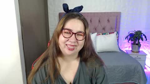Snapshot of chloe_prg chatting on 02-22-25, 12:51 chloe_prg online show from 02-22-25, 12:51
