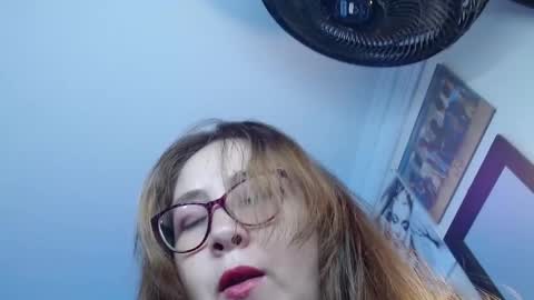 Snapshot of chloe_prg chatting on 03-07-25, 01:07 chloe_prg online show from 03-07-25, 01:07