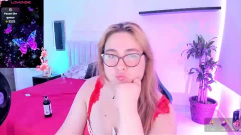 Snapshot of chloe_prg chatting on 07-28-26, 09:47 chloe_prg online show from 07-28-26, 09:47