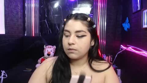 chloe_smith5 online show from 04-17-26, 01:25