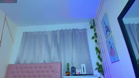 Lulu  online show from 12-14-25, 03:34