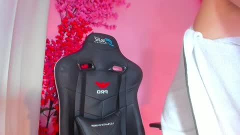 Snapshot of chloe_sweet7 chatting on 12-22-25, 03:25 Chloe Miller online show from 12-22-25, 03:25