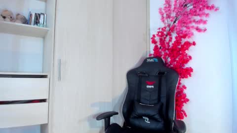 Snapshot of chloe_sweet7 chatting on 02-04-26, 02:06 Chloe Miller online show from 02-04-26, 02:06