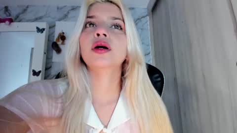 Snapshot of chloe_sweet7 chatting on 06-21-26, 03:31 Chloe Miller online show from 06-21-26, 03:31