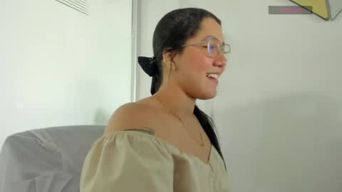 chloe_thomsoon online show from 05-07-26, 08:47