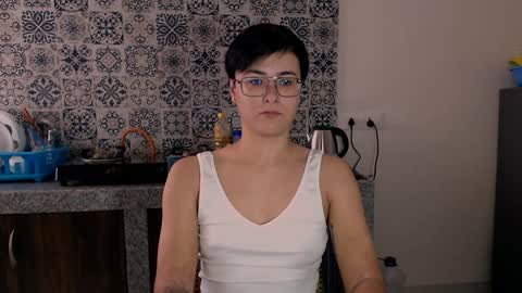 Snapshot of chloe_x_ chatting on 02-02-25, 09:08 Eva and Sandra online show from 02-02-25, 09:08