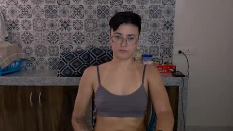 Snapshot of chloe_x_ chatting on 02-24-25, 07:11 Eva and Sandra online show from 02-24-25, 07:11