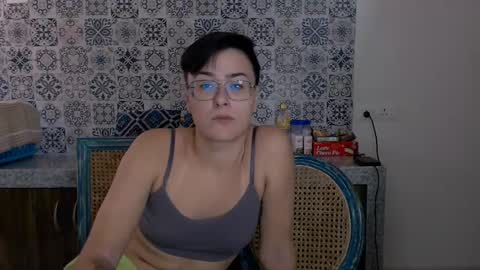 Snapshot of chloe_x_ chatting on 03-08-25, 08:44 Eva and Sandra online show from 03-08-25, 08:44