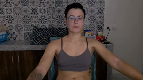 Snapshot of chloe_x_ chatting on 03-12-25, 11:42 Eva and Sandra online show from 03-12-25, 11:42