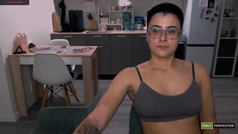 Snapshot of chloe_x_ chatting on 09-13-25, 10:09 Eva and Sandra online show from 09-13-25, 10:09