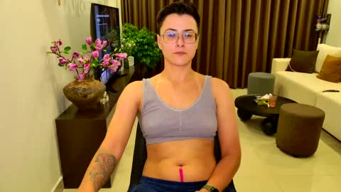 Eva and Sandra online show from 04-24-26, 06:10