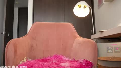 Snapshot of chloebritto chatting on 10-10-25, 05:23 cloe online show from 10-10-25, 05:23