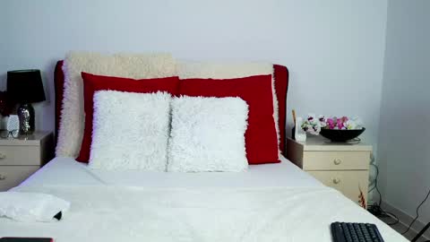 Chloe online show from 06-01-26, 04:03