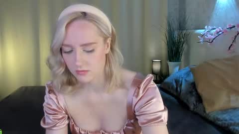 Snapshot of chloedeccker chatting on 05-15-26, 01:45 Chloe Deccker online show from 05-15-26, 01:45
