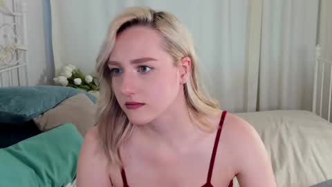 Snapshot of chloedeccker chatting on 05-31-26, 08:21 Chloe Deccker online show from 05-31-26, 08:21