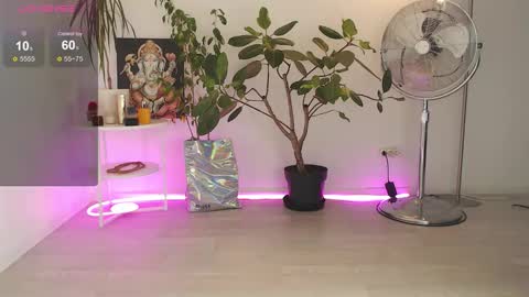 Chloe online show from 10-17-25, 09:01