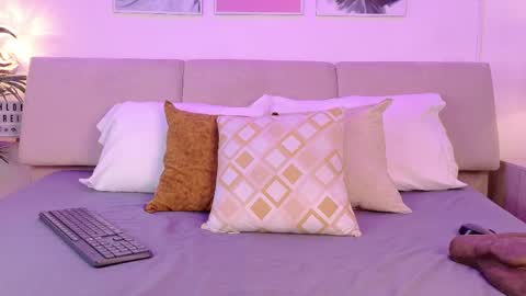 chloeferreira online show from 03-28-26, 02:44