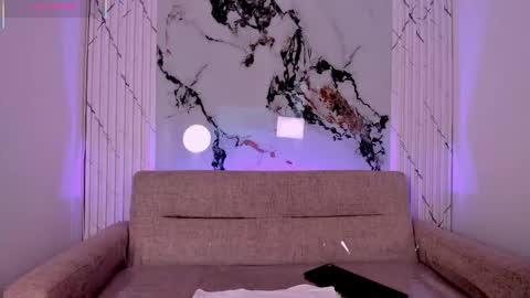 chloegils online show from 10-19-25, 01:23