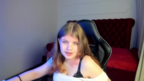 ChloeHalses online show from 05-31-26, 06:09