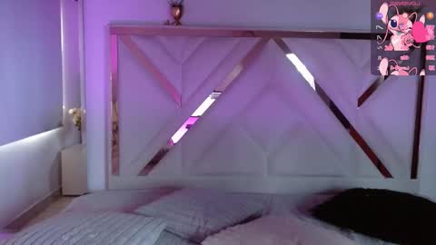 Chloe online show from 11-15-25, 08:49