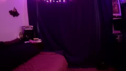 Chloekissxo online show from 05-18-26, 08:03