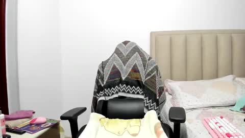 Snapshot of chloemiller__ chatting on 04-26-26, 05:54 chloemiller online show from 04-26-26, 05:54