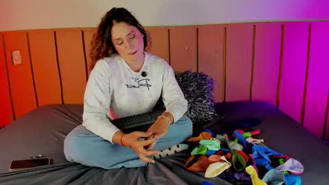Snapshot of chloemonet_ chatting on 06-02-26, 09:39 chloemonet_ online show from 06-02-26, 09:39
