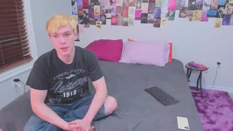 Snapshot of chloenight chatting on 01-20-25, 08:19 Chloe Night Milo Night online show from 01-20-25, 08:19