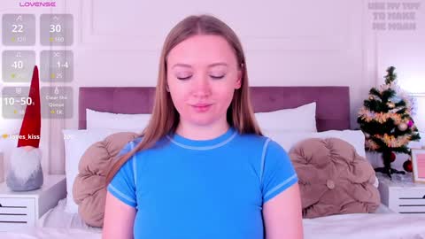 Snapshot of chloesug chatting on 01-14-25, 12:11 Chloe online show from 01-14-25, 12:11