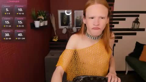 Chloe online show from 10-29-25, 12:18