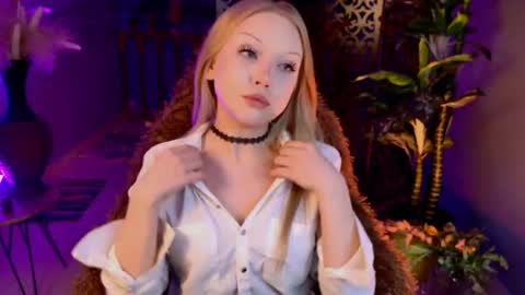 Snapshot of chloewight chatting on 02-20-26, 09:43 ChloeWight online show from 02-20-26, 09:43