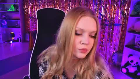 Snapshot of chloewight chatting on 02-22-26, 02:15 ChloeWight online show from 02-22-26, 02:15