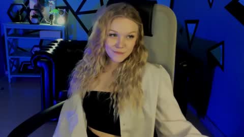 ChloeWight online show from 04-07-26, 11:21